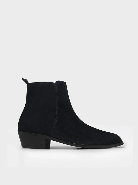 Black boots with a side zip | RNK LUXE