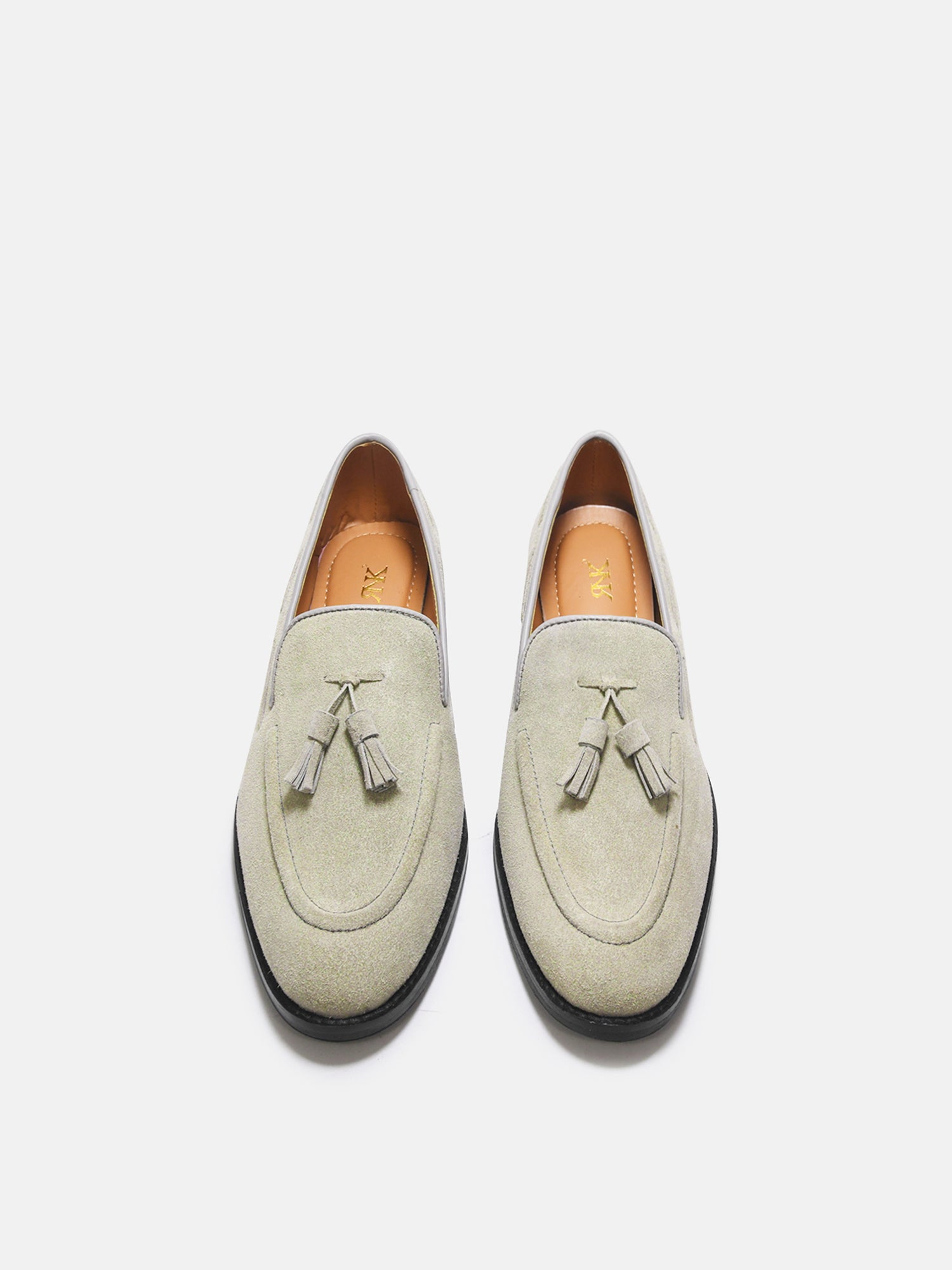 Premium loafers in grey suede leather with tesel on a mid heel 