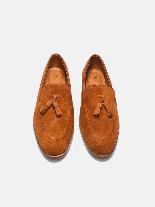 Premium loafers in tan suede leather with tesel on a mid heel