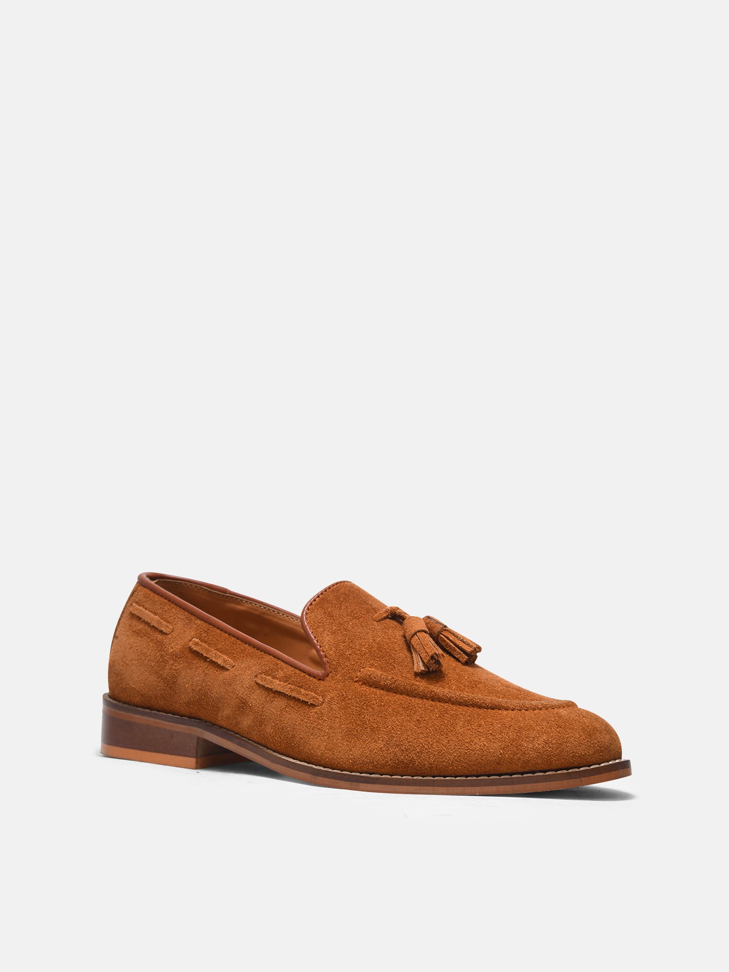 Premium loafers in tan suede leather with tesel on a mid heel