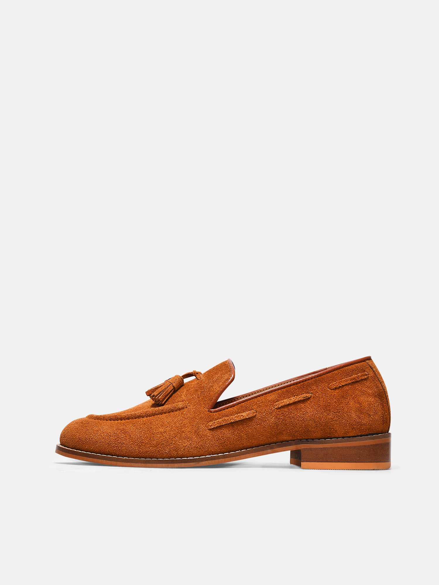 Premium loafers in tan suede leather with tesel on a mid heel