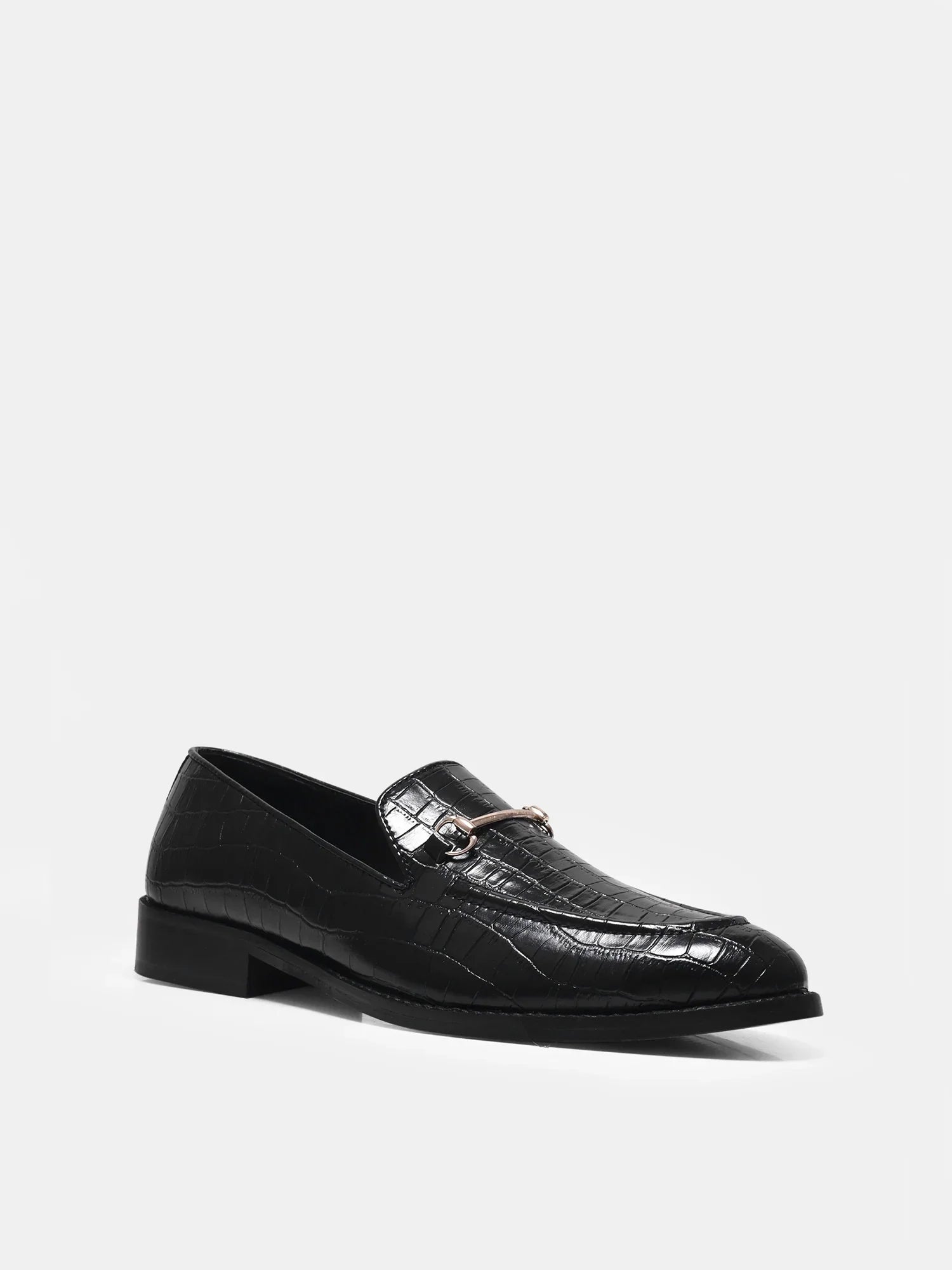 Croco Slip-ons in Black - Premium men’s loafers in a crocodile leather pattern, perfect for a sophisticated and timeless style.