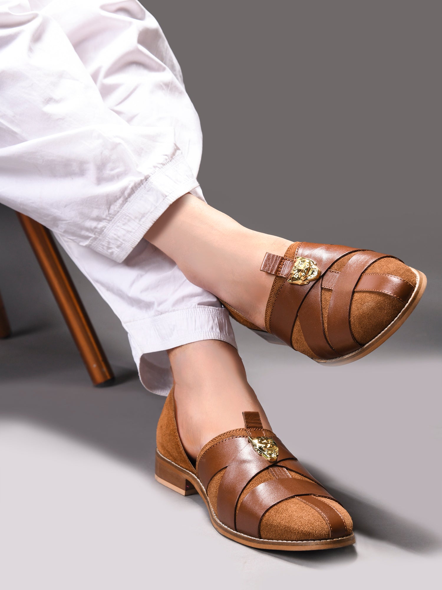 Lion Crest Leather Peshawari Sandals