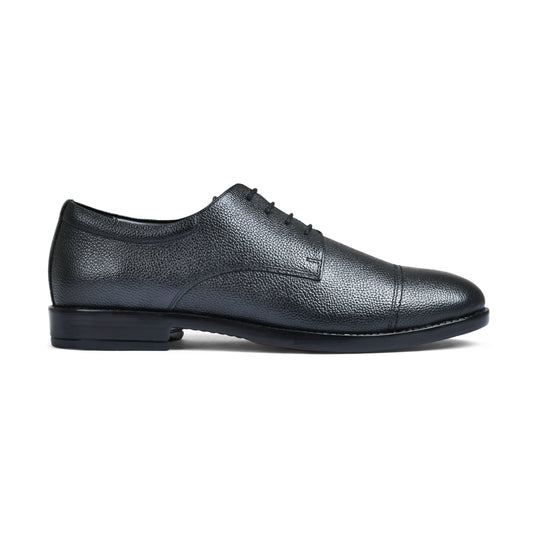 Black slip-on sneaker with Nike logo on a white background