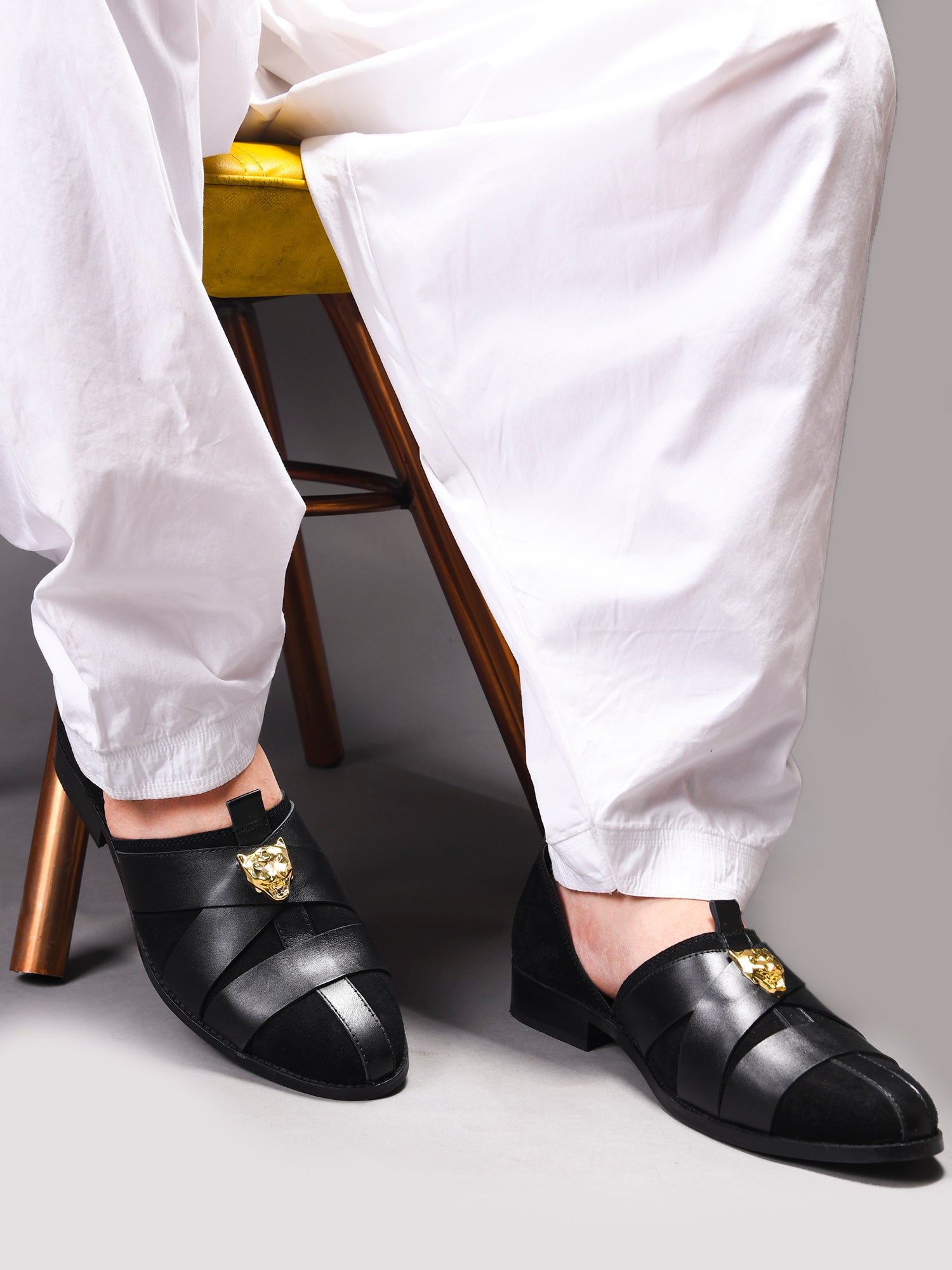 Peshawari Sandals Slip-Ons - Black